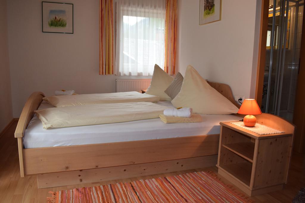 Landhaus Alpenrose - Feriendomizile Pichler Heiligenblut Extérieur photo