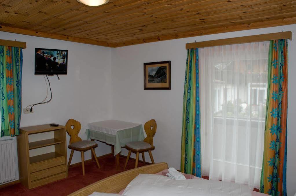 Landhaus Alpenrose - Feriendomizile Pichler Heiligenblut Extérieur photo
