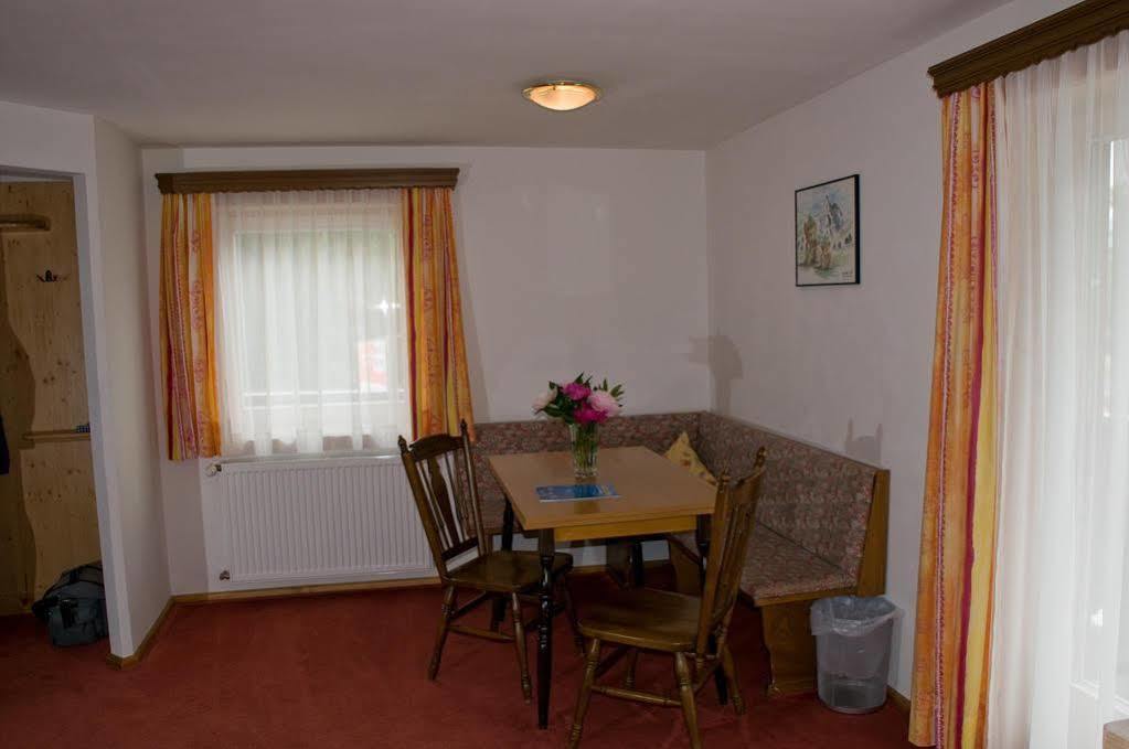 Landhaus Alpenrose - Feriendomizile Pichler Heiligenblut Extérieur photo